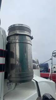 Western Star 4900SA Right Air Cleaner / Air Filter Housing for a 2014 Western Star 4900 SA