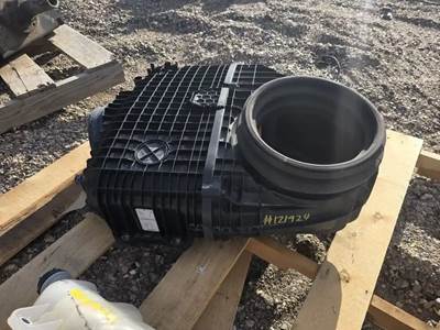 Western Star 49X Air Cleaner / Air Filter Housing