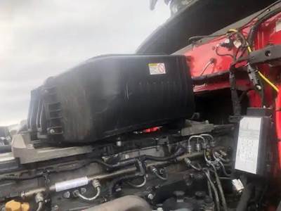 Western Star 5700 Air Cleaner / Air Filter Housing