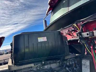 Western Star 5700 Air Cleaner / Air Filter Housing