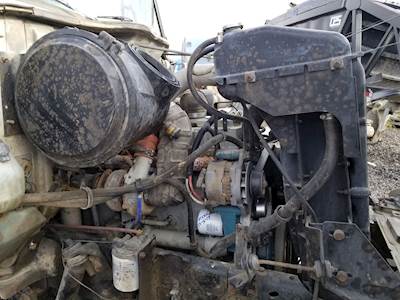 International F4900 Air Cleaner / Air Filter Housing for a 1995 International F-4900