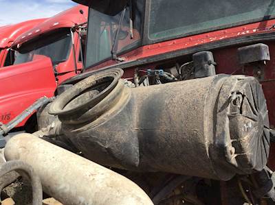 Peterbilt 385 Air Cleaner / Air Filter Housing