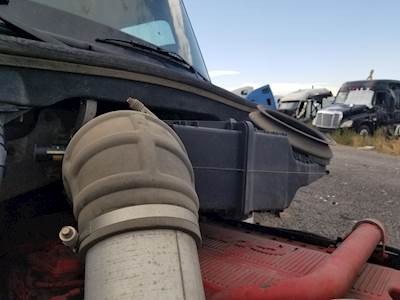 Peterbilt 579 Air Cleaner / Air Filter Housing