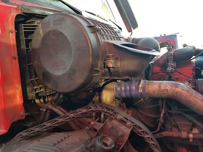 Volvo VNL Right Air Cleaner / Air Filter Housing