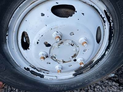 Chevrolet C6500 Front Axle Assembly