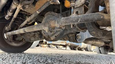 Dana-Spicer M300 Front Axle Assembly for a 2022 Ford F-550