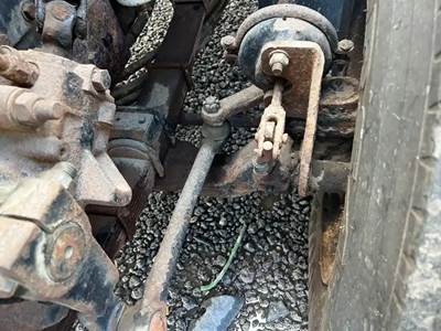 Ford L8000 Front Axle Assembly