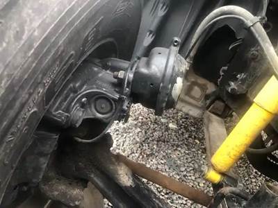 Freightliner Cascadia 125 Front Axle Assembly