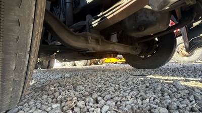 Freightliner Century Class 120 Front Axle Assembly for a 2001 Freightliner C120