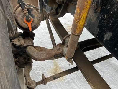 Freightliner FLD120 Classic Front Axle Assembly for a 2004 Freightliner Classic 120