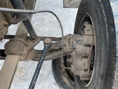 GMC TopKick C6500 Front Axle Assembly for a 1993 GMC C6000 Topkick