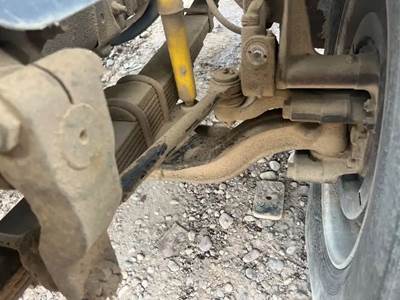 GMC TopKick C7000 Front Axle Assembly for a 1995 GMC C7000 Topkick