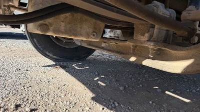 International 9200i Front Axle Assembly