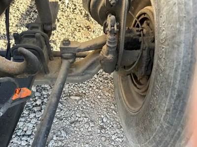 International 9400i Front Axle Assembly