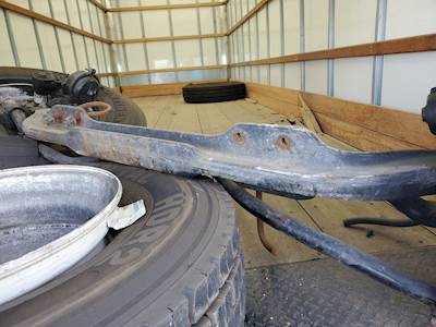 International DuraStar 4300 Front Axle Assembly