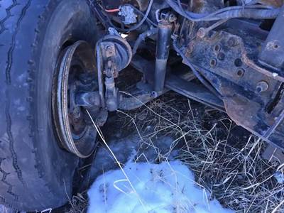 International DuraStar 4400 Front Axle Assembly