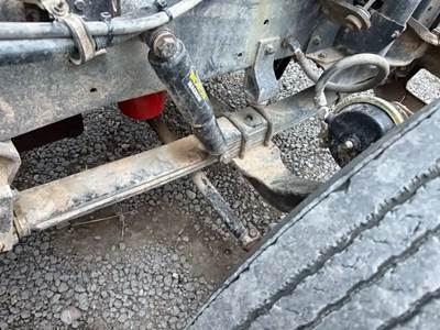 International F9370 Front Axle Assembly for a 1987 International F-9370