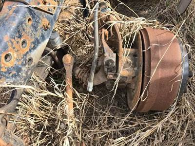 Mack RD600 Front Axle Assembly