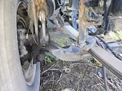 Volvo VNL Front Axle Assembly