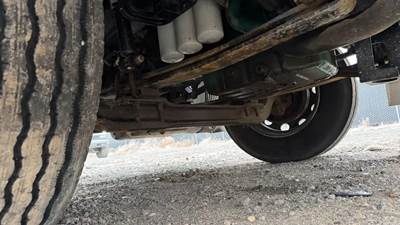 Volvo VNL Front Axle Assembly