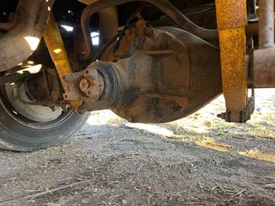 Dana S110 Rear Axle Assembly for a 2016 Ford F-450