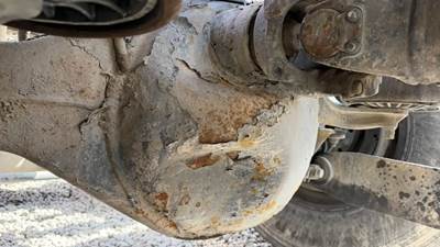 Dana-Spicer D40-170 Front Axle Housing for a 2012 Kenworth W900