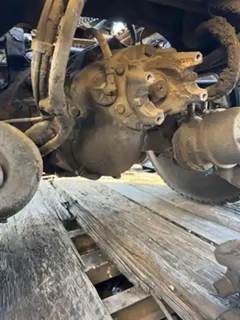 Dana-Spicer DSH40 Front Axle Housing for a 2014 Peterbilt 389
