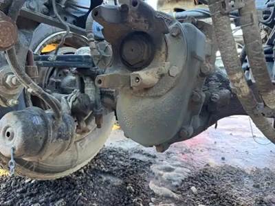 Dana-Spicer DSH40 Front Axle Housing for a 2019 Peterbilt 367