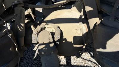 Dana-Spicer DSH40 Front Axle Housing for a 2016 Peterbilt 389