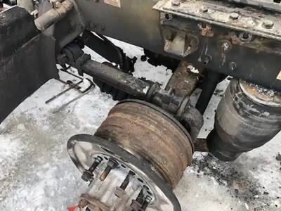 Dana-Spicer DSP40 Front Axle Housing for a 2014 Kenworth T680