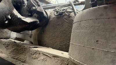 Dana-Spicer DSP40 Front Axle Housing for a 2005 Peterbilt 379