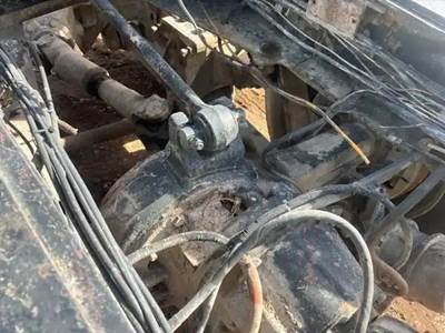 Eaton DD404 Front Axle Housing for a 1996 Western Star 4900