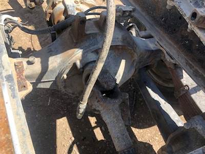 Eaton DS341 Front Axle Housing for a 1994 GMC C7000 Topkick