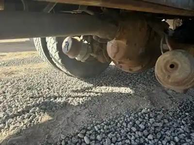 Eaton DS341 Front Axle Housing for a 1996 GMC C7000 Topkick