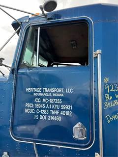 Eaton DS381/DS402 Front Axle Housing for a 1986 Kenworth W900B