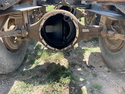 Eaton DS402 Front Axle Housing for a 1989 Kenworth T800