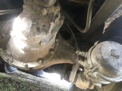 Eaton DS402 Front Axle Housing for a 1986 Ford LT9000