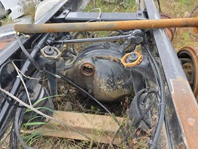 Eaton DS402 Front Axle Housing for a 1994 Peterbilt 378