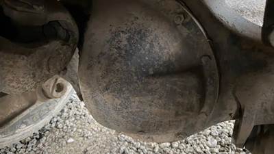 Eaton DS402 Front Axle Housing for a 1986 Kenworth W900