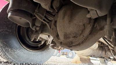 Eaton DS403 Front Axle Housing for a 1995 Peterbilt 378