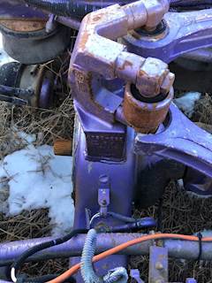 Eaton DS404 Front Axle Housing for a 1999 Kenworth T800