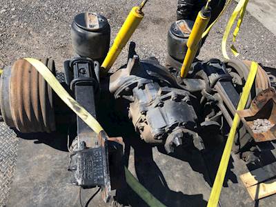 Eaton DS404 Front Axle Housing for a 1999 Peterbilt 379