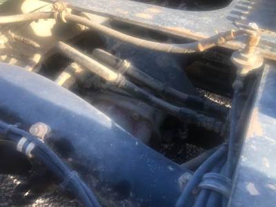 Eaton DS404 Front Axle Housing for a 1996 Western Star 4900