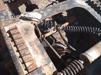 Eaton DS404 Front Axle Housing for a 2000 Western Star 4900E