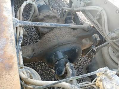 Eaton DS404 Front Axle Housing for a 2005 Freightliner Columbia 120