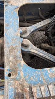 Eaton DS404 Front Axle Housing for a 2000 Kenworth W900