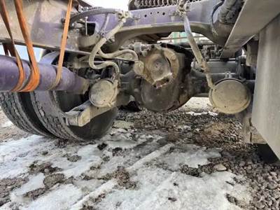 Eaton DSH40 Front Axle Housing for a 2006 Kenworth W900