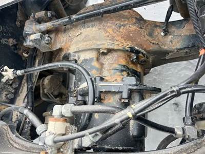 Eaton DSP40 Front Axle Housing for a 2013 Kenworth T660