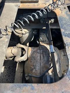 Eaton DSP40 Front Axle Housing for a 2006 Kenworth T600