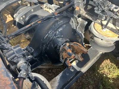 Eaton DSP40 Front Axle Housing for a 2012 Peterbilt 384